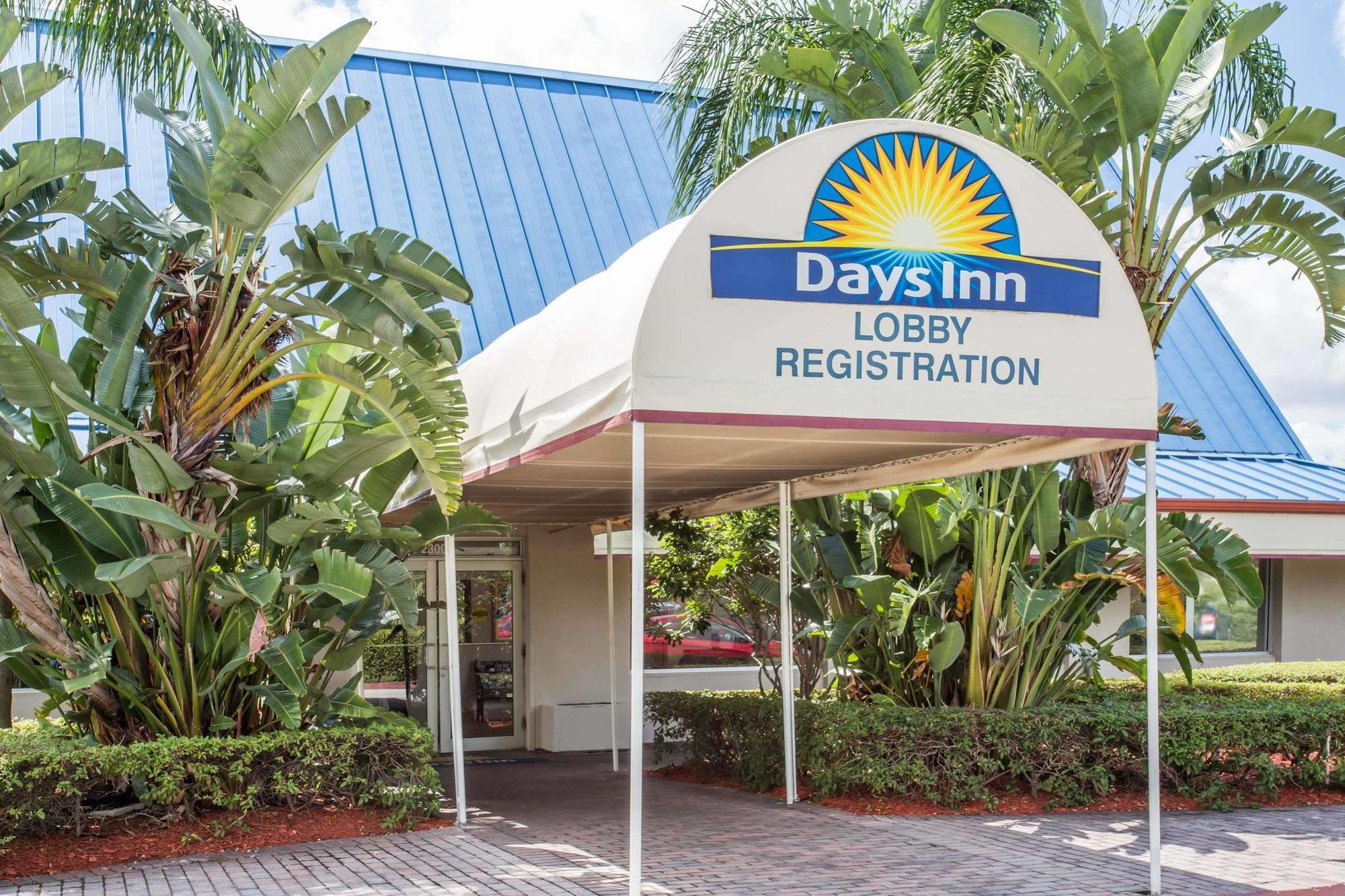 Days Inn By Wyndham 西棕榈滩 外观 照片